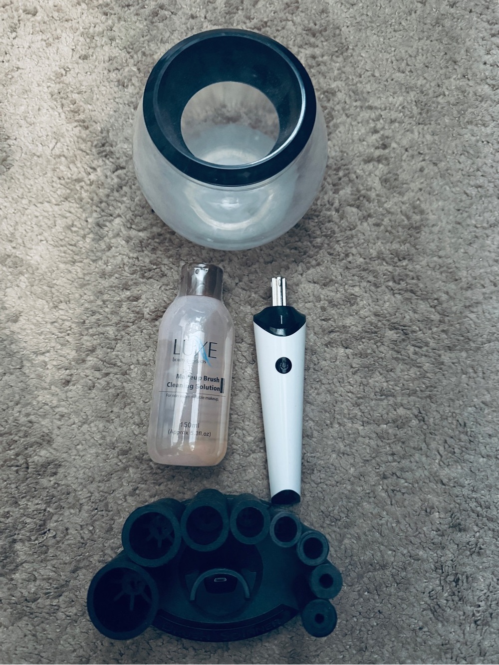 Makeup brush cleaner